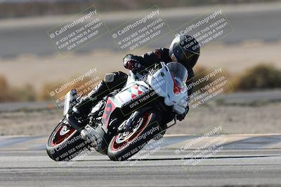 media/Nov-16-2025-Race Pace (Sun) [[8c5fa54630]]/Non Verified Riders (1st 20 Minutes)/1-Turn 14 (10am)/